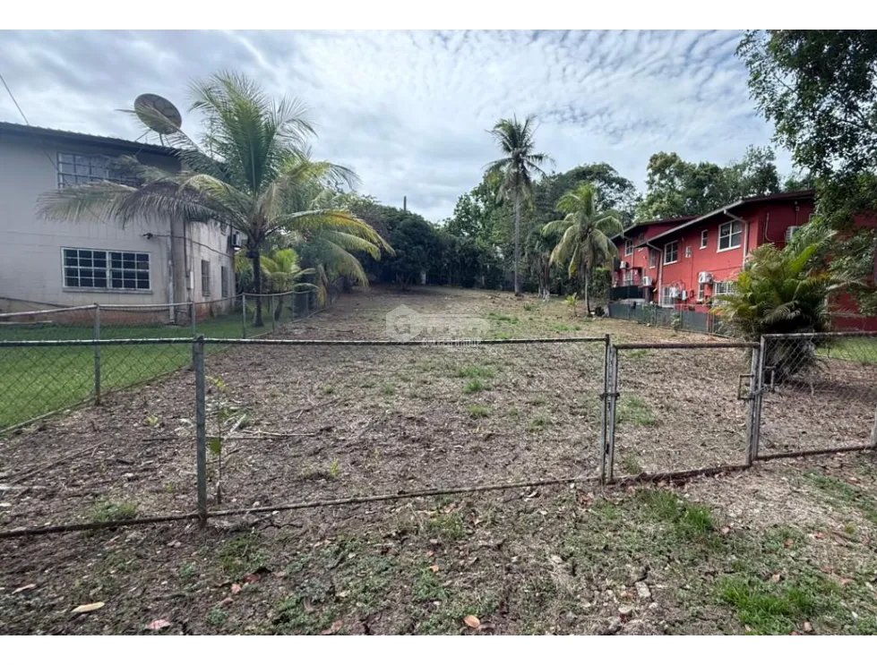 CLAYTON / 876M / TERRENO PLANO / ZONIFICACION R2D1 / SOBRE VIA
