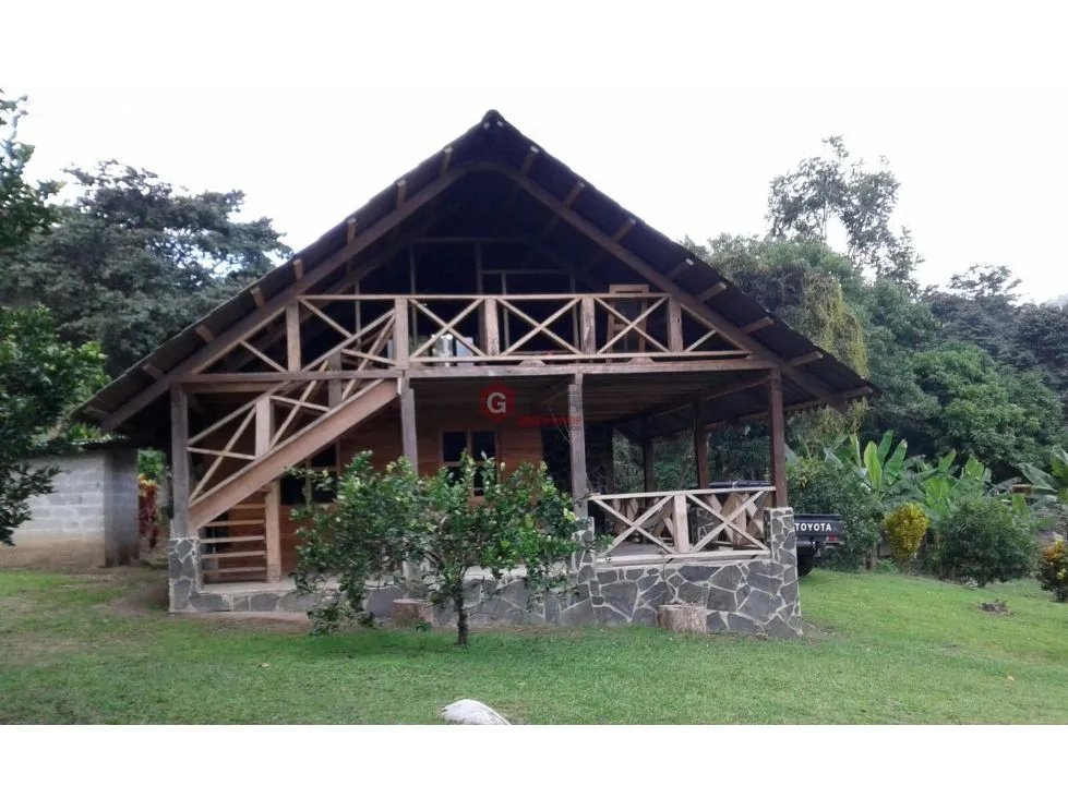 CERRO AZUL / FINCA CON CABAÑA / 52 HECTAREAS / RIO Y CASCADAS