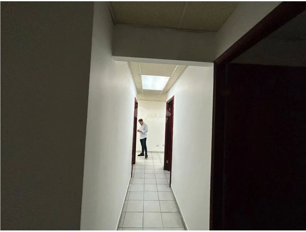 OBARRIO / EDIFICIO CENTRAL / PISO MEDIO / 135M / 3 PARKING / VACIO