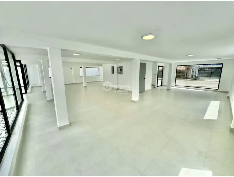 OFICINA / SAN FRANCISCO / 429M / DIVISIONES / 6 BAÑOS / 8 PARKING