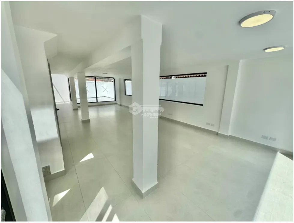 OFICINA / SAN FRANCISCO / 429M / DIVISIONES / 6 BAÑOS / 8 PARKING