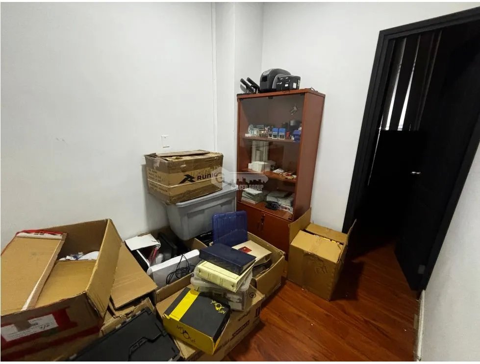 TUMBA MUERTO / PLAZA EDISON / 75M / 2 PARKING / DIVISIONES / SOBRE VIA