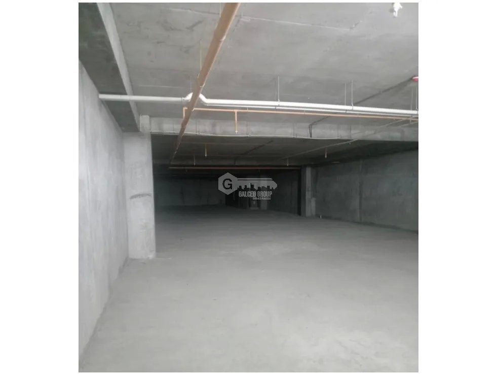 CENTRO COMERCIAL VILLA LUCRE / 342M / SOBRE VIA PRINCIPAL / PISO MEDIO