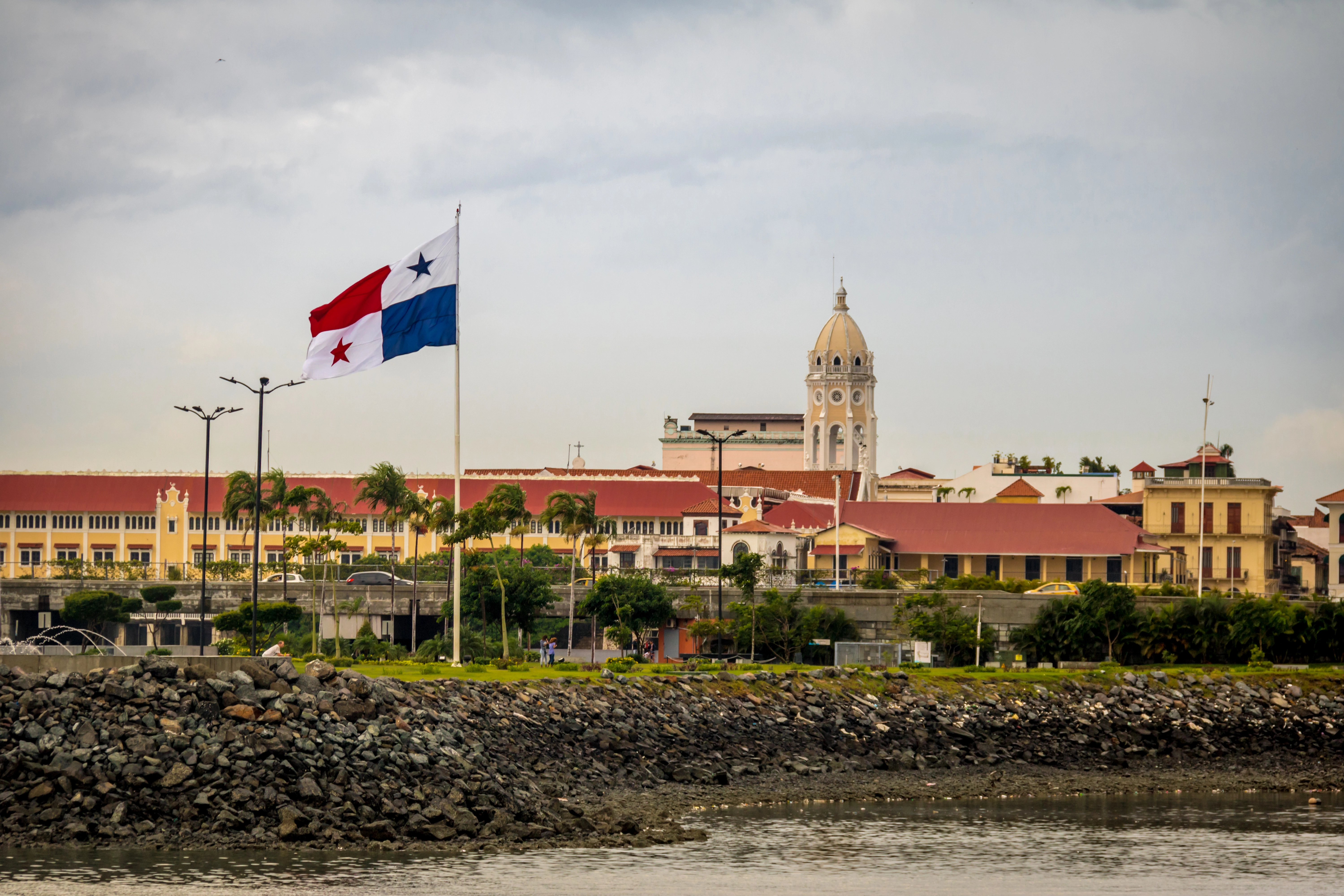 cinta costera panama city bandera