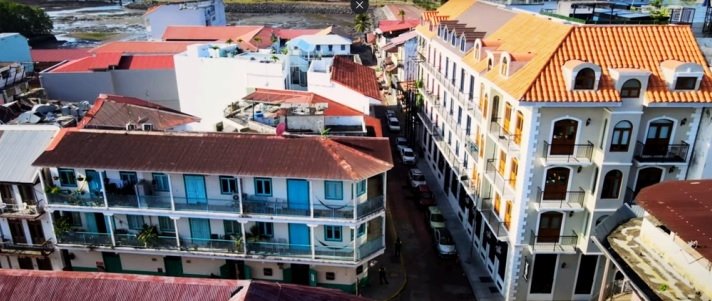 Casco Viejo - Flor de Lirio