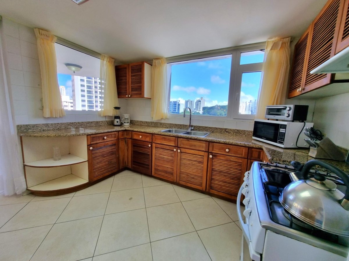 Penthouse espacioso y bien situado, llave en mano, en El Cangrejo