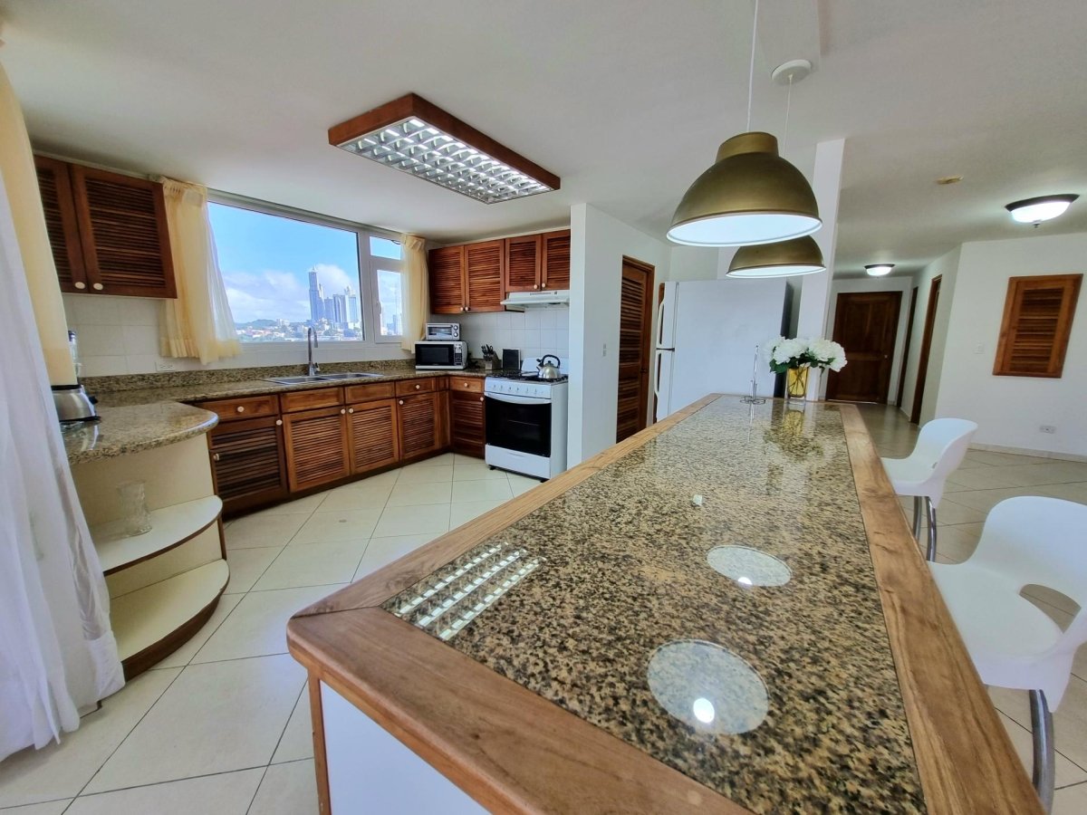 Penthouse espacioso y bien situado, llave en mano, en El Cangrejo