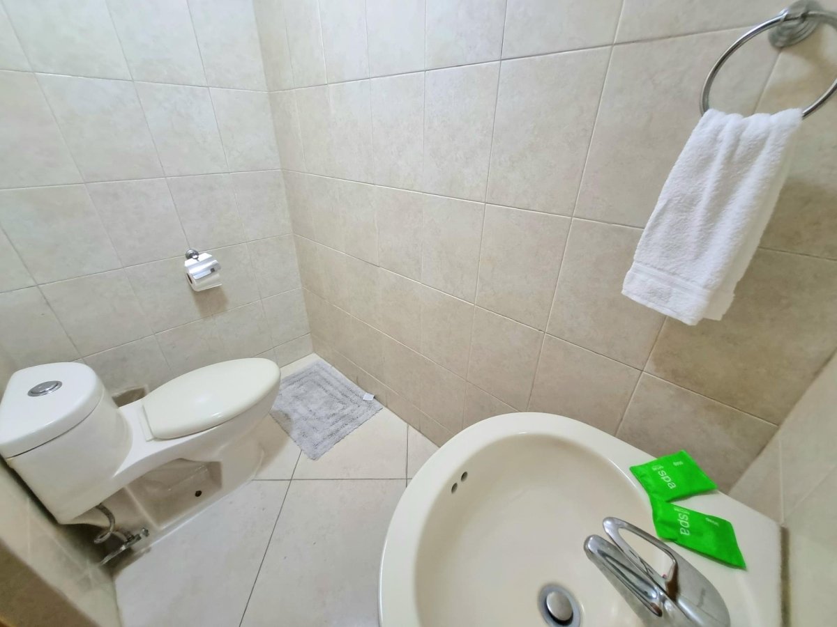 Conveniently located, spacious turn-key penthouse in El Cangrejo