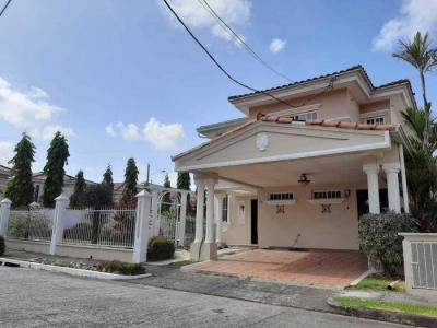 116115 - Condado del rey - casas - royal country