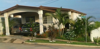 13000 - Brisas del golf - casas