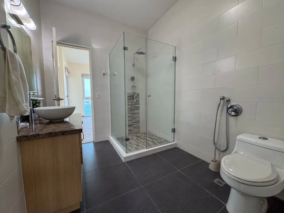 Venta de apartamento en Causeway de Amador, Isla Perico, PH Brisas de Amador