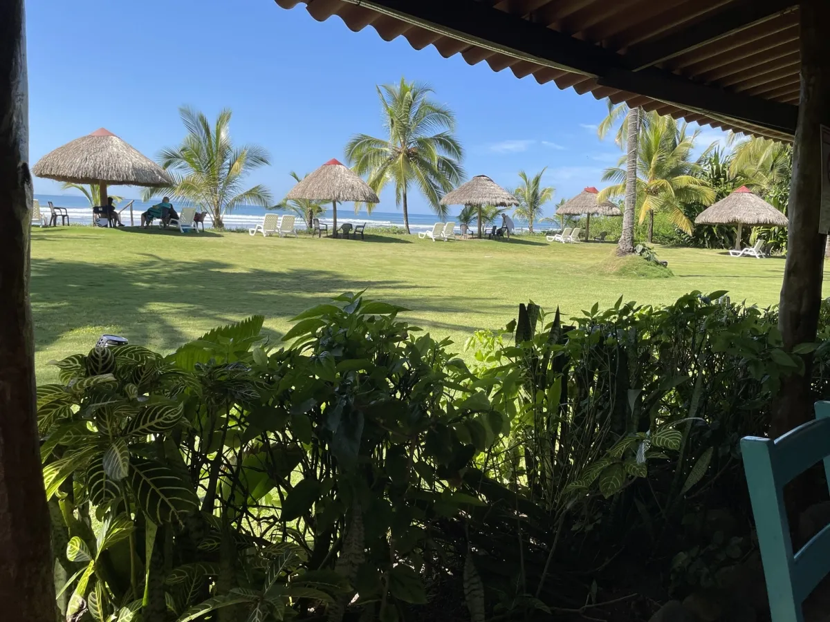 Rentable Hotel de Playa en Las Lajas