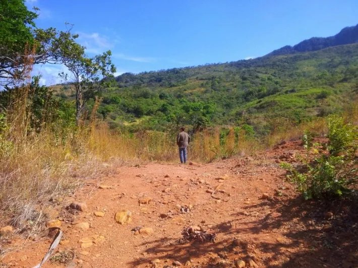 Mountain and river views:  8.7 hectares, just 5 minutes from Santa Fe