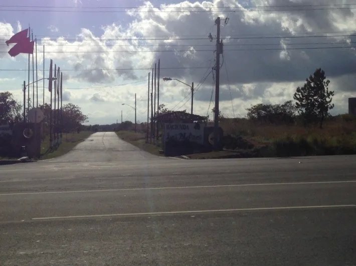 8 Hectares at the entrance of Los Molinos