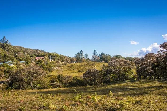 Precioso piso de la granja en el r