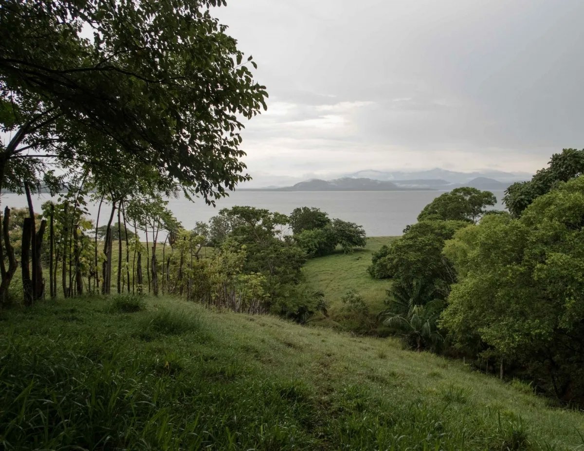 Maravillosas vistas al mar, la isla y la monta