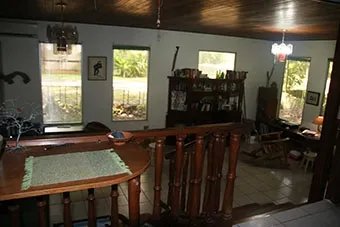 Corner lot for sale, just across the stree from the park in Llanos de Curundu