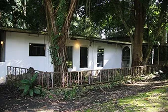 Lote en esquina en venta, justo al otro lado de la calle del parque en...