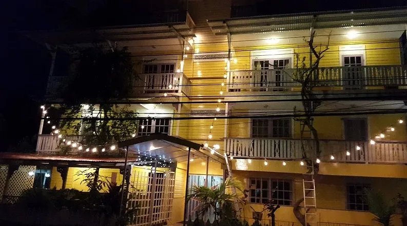 Buy a turnkey, profitable apartment building in the middle of Bocas Town and get income from day one!