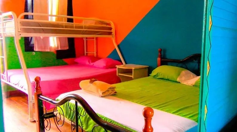 Hostal Calipso - una joya de la arquitectura y rentable!