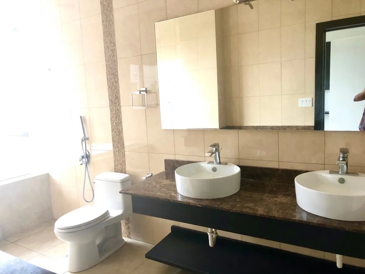 3 Bedroom Apartment with Bay views for sale in Amador Heights