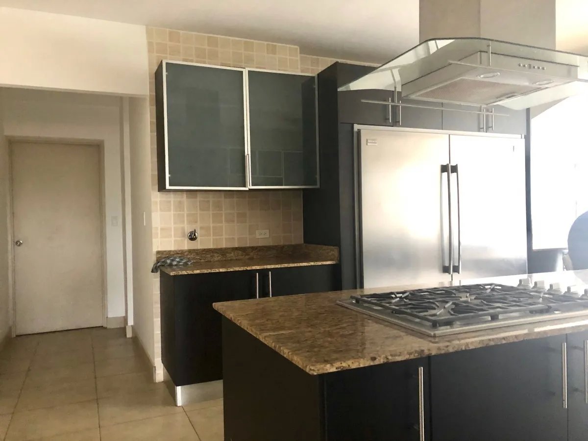 3 Bedroom Apartment with Bay views for sale in Amador Heights