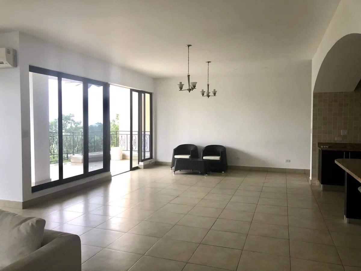 3 Bedroom Apartment with Bay views for sale in Amador Heights