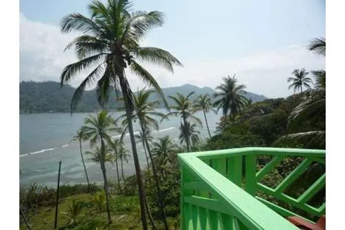 CASA FRENTE AL MAR CARIBE, UBICADA EN LA PROVINCIA DE COLON, ISLA GRAN...