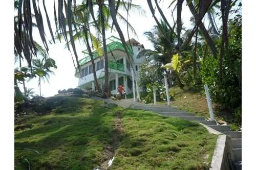 CASA FRENTE AL MAR CARIBE, UBICADA EN LA PROVINCIA DE COLON, ISLA GRAN...