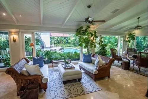 Mansion for Sale in Altos del Golf