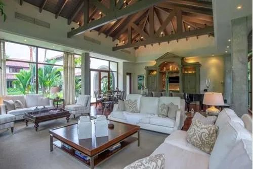 Mansion for Sale in Altos del Golf