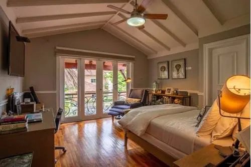 Mansion for Sale in Altos del Golf