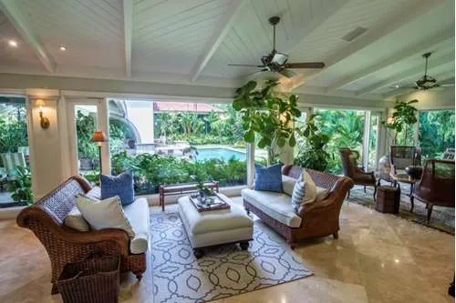 Mansion for Sale in Altos del Golf