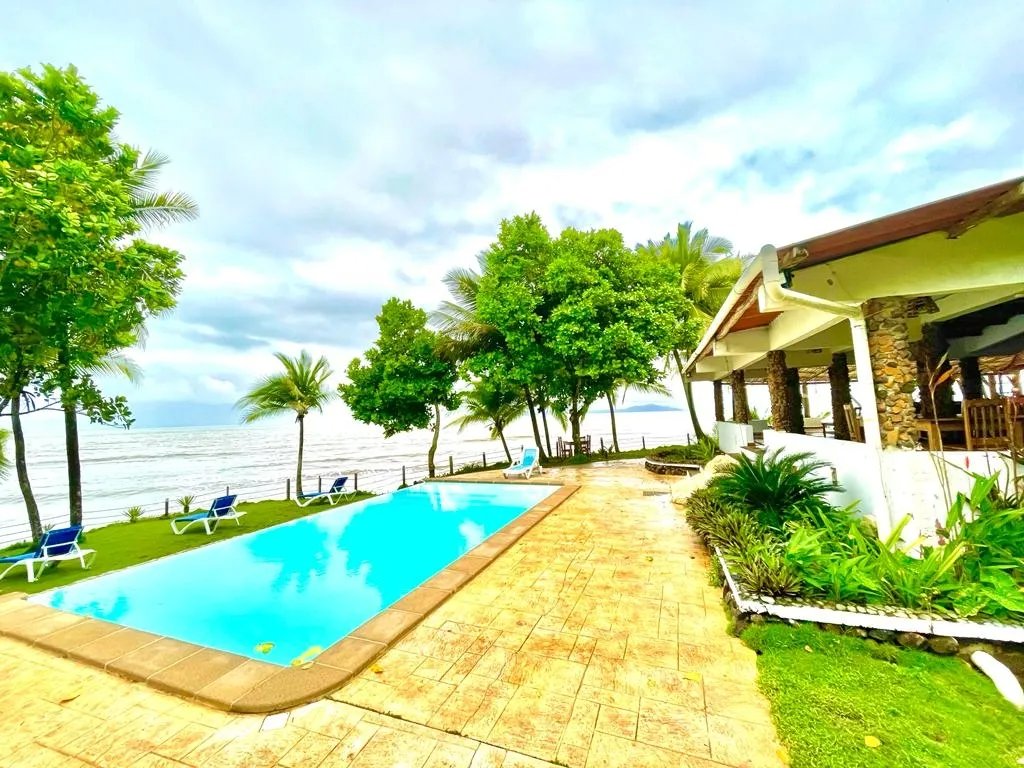 Se Vende Hotel en Playa Reina, Mariato, Veraguas