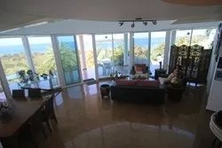 SANTA CATALINA OCEAN VIEW VILLA WITH 2 HECTARES (5 ACRES).