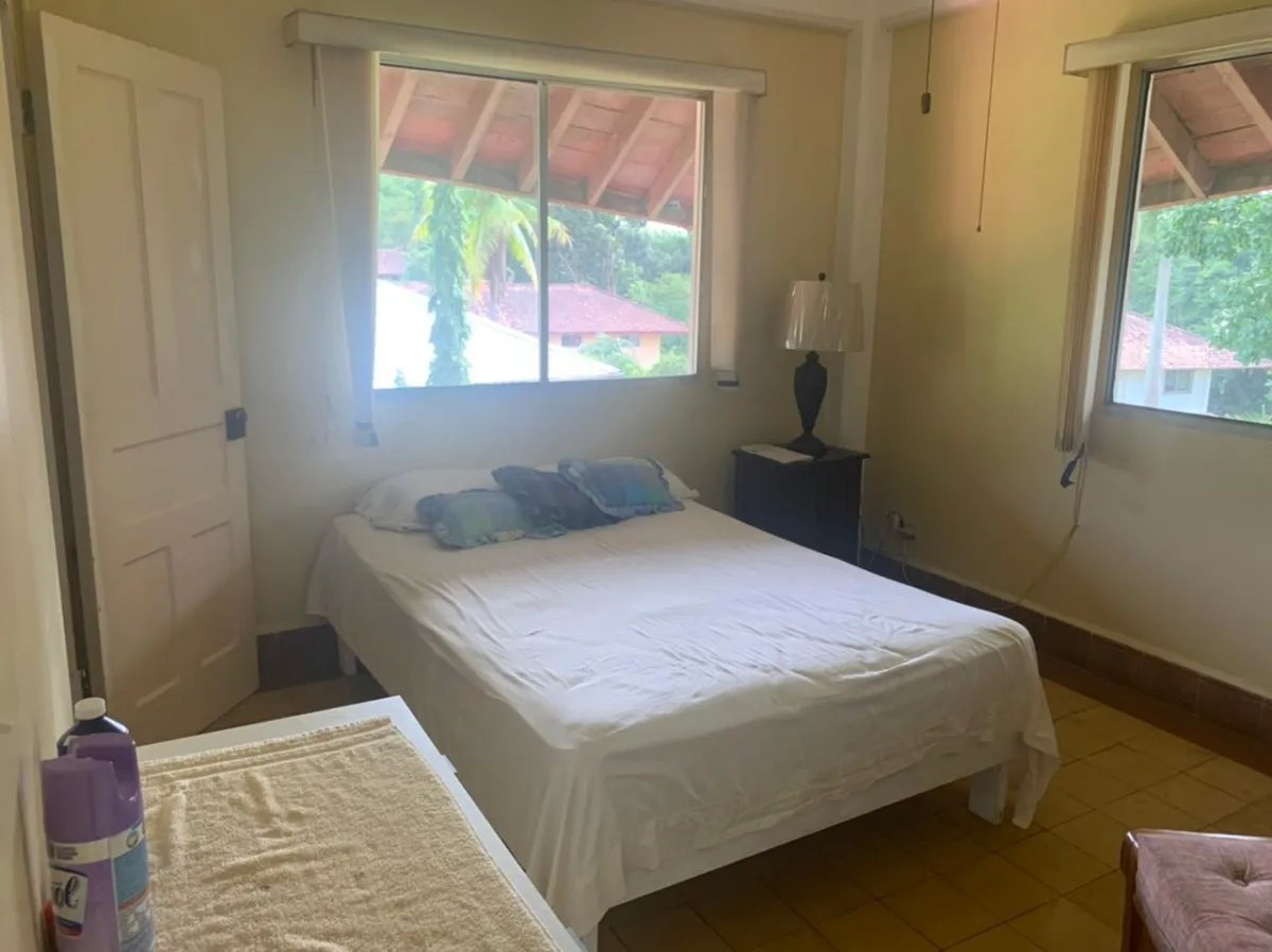 House in Albrook for rent with 3 bedrooms furnished with all services included, only $1700 per month, BARGAIN price!
