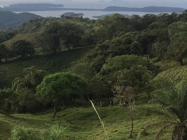 Vistas de 360° en colina con acceso a marina en Las Lajas de Tolé, Guabalá, Chiriquí