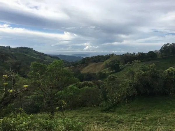 Vistas de 360° en colina con acceso a marina en Las Lajas de Tolé, Guabalá, Chiriquí