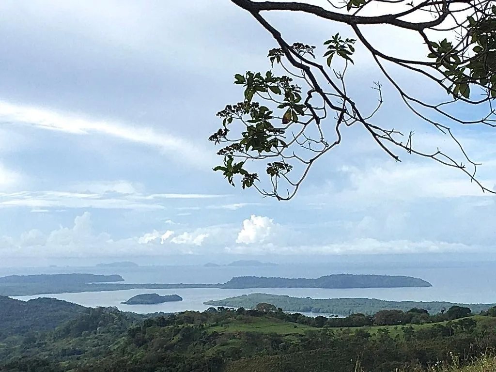 Vistas de 360° en colina con acceso a marina en Las Lajas de Tolé, Guabalá, Chiriquí
