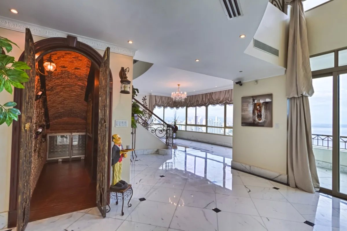For sale penthouse in punta pacifica panama city