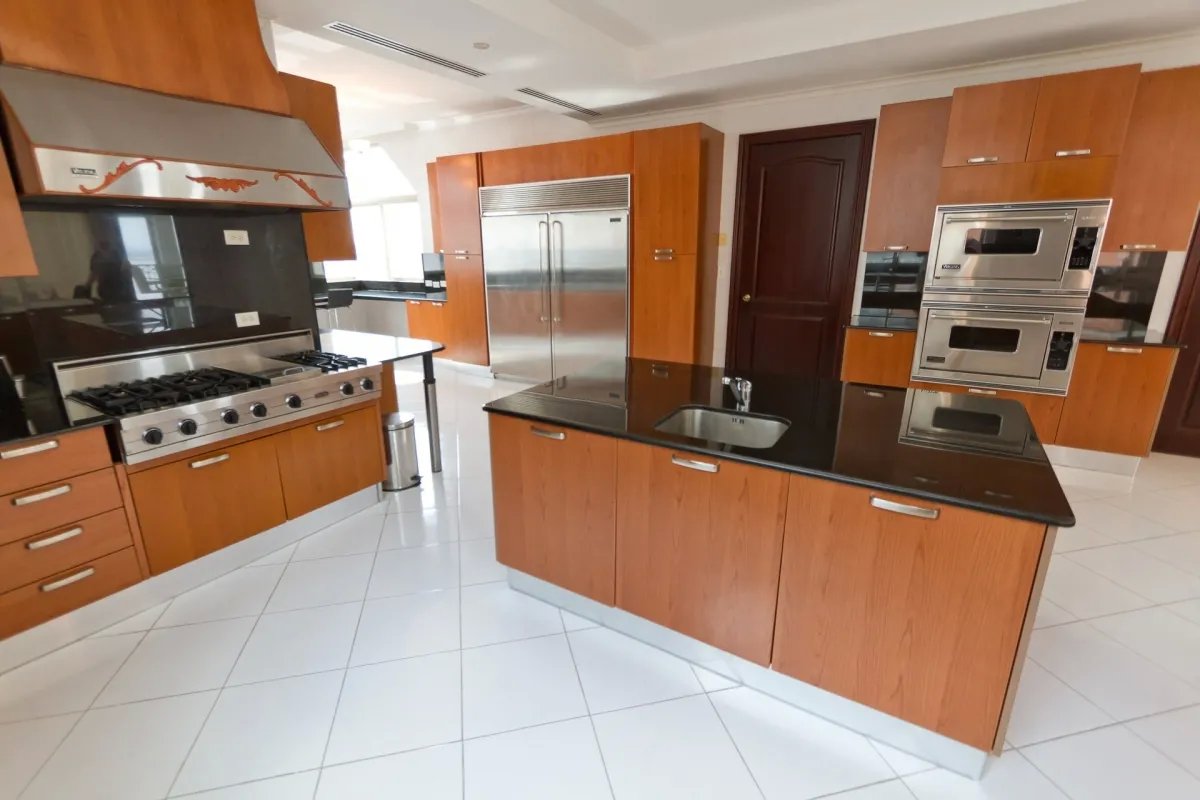 For sale penthouse in punta pacifica panama city