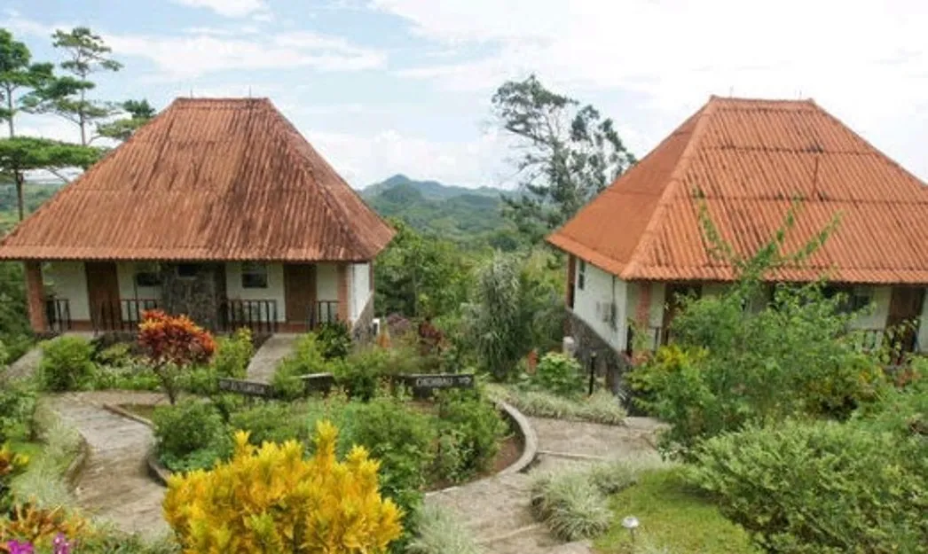 POSADA (Hotel) EN VENTA EN CERRO LA VIEJA, PROVINCIA DE PENONOMA.