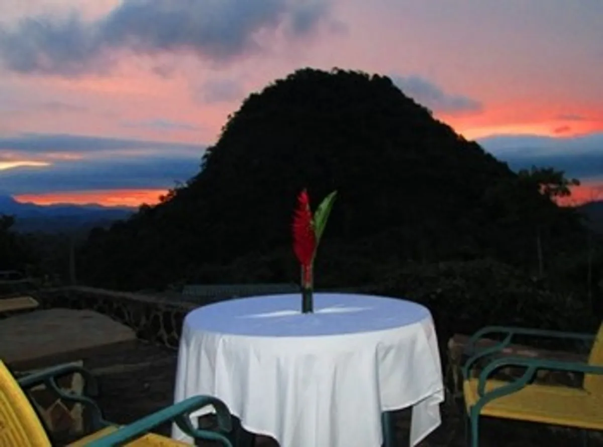 POSADA (Hotel) EN VENTA EN CERRO LA VIEJA, PROVINCIA DE PENONOMA.
