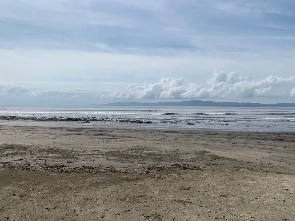 INCREDIBLE 3 HECTARES (7.41 ACRES) OCEAN FRONT PROPERTY FOR SALE, IN SANTA CATALINA, VERAGUAS