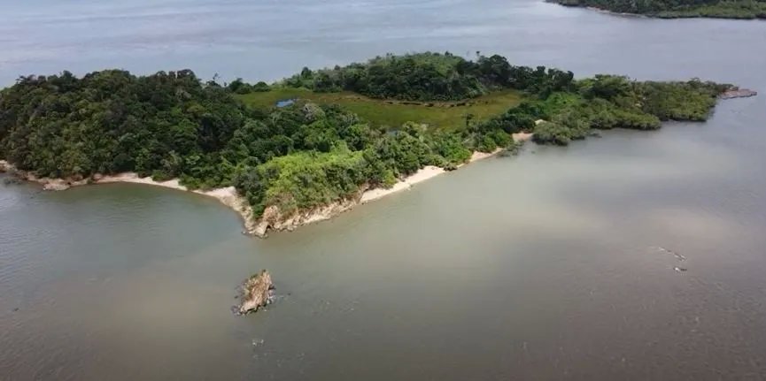 ISLAND FOR SALE. OF 18.65 HECTARES (46.08 ACRES). COROZAL ISLAND, LOCA...