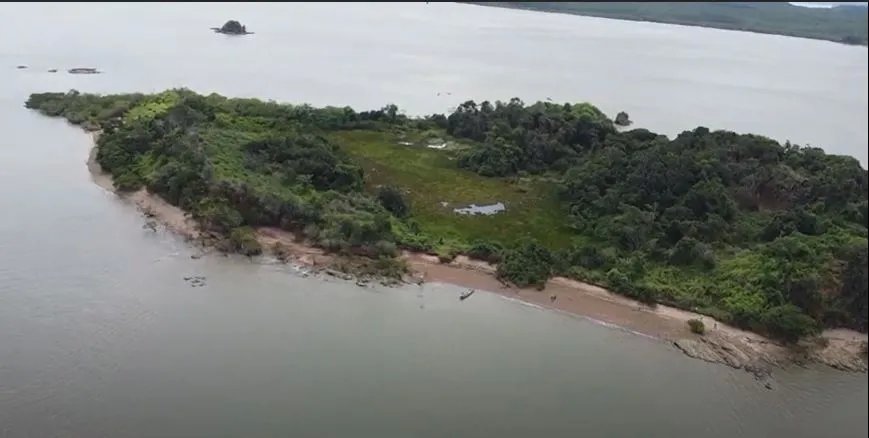 ISLAND FOR SALE. OF 18.65 HECTARES (46.08 ACRES). COROZAL ISLAND, LOCA...