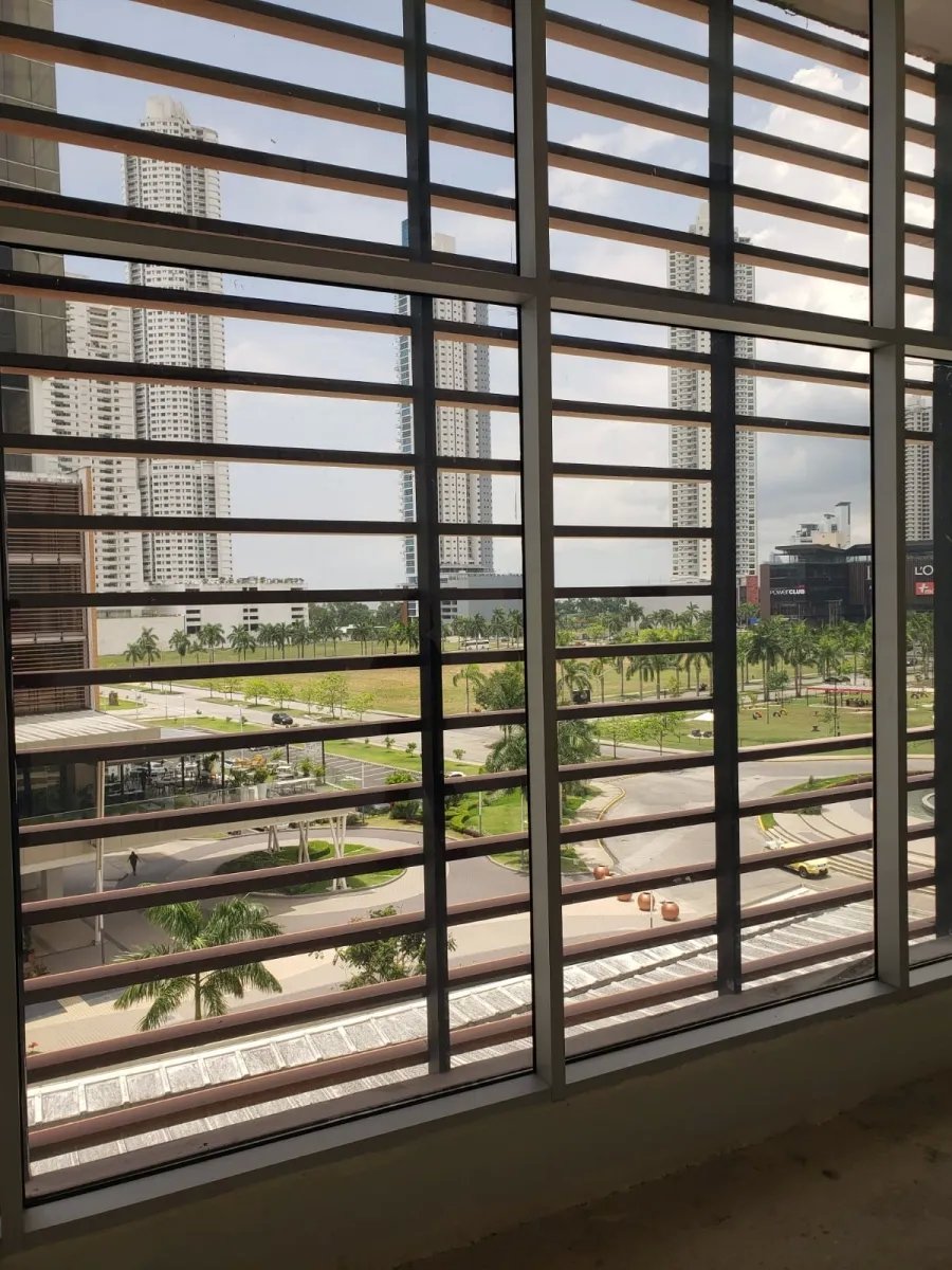 COMMERCIAL OFFICE FOR SALE IN TOWN CENTER, COSTA DEL ESTE, PANAMA CITY.