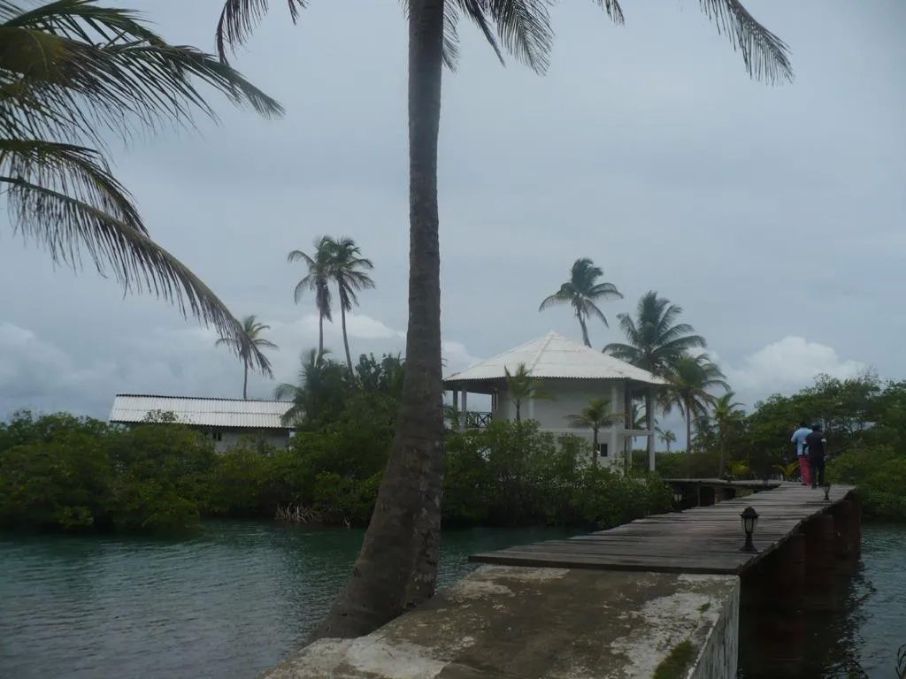 PROPERTY FOR SALE Caribbean beach front home and boat dock for sale w...