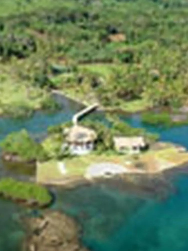 PROPERTY FOR SALE Caribbean beach front home and boat dock for sale with almost 2 acres of land minutes from San Blas islands - Bargain!
