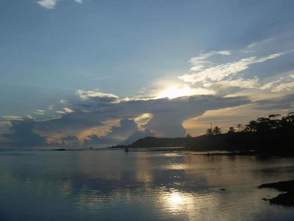 PROPERTY FOR SALE Caribbean beach front home and boat dock for sale with almost 2 acres of land minutes from San Blas islands - Bargain!